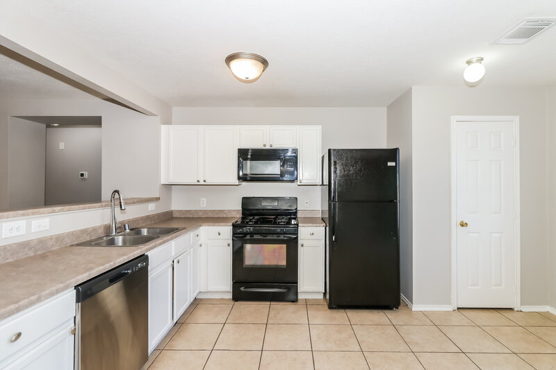 1,780/Mo, 3306 Coldwater Canyon Ln Katy, TX 77449 Kitchen View 2