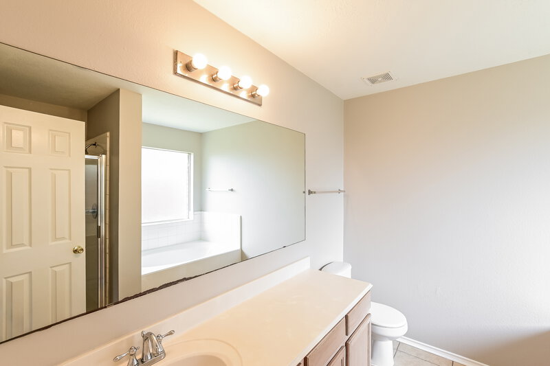 1,765/Mo, 3306 Coldwater Canyon Ln Katy, TX 77449 Main Bathroom View