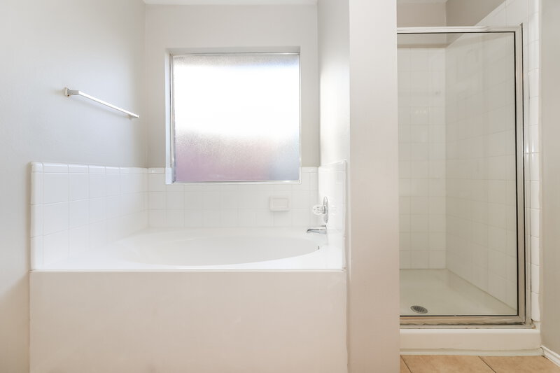 1,780/Mo, 3306 Coldwater Canyon Ln Katy, TX 77449 Main Bathroom View 2