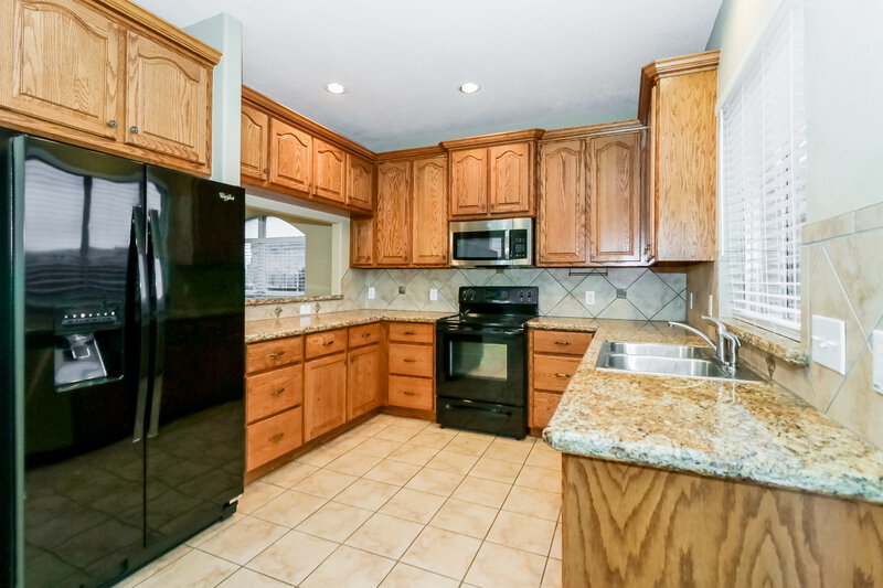 2,335/Mo, 5206 Keith Rd Pasadena, TX 77505 Kitchen View