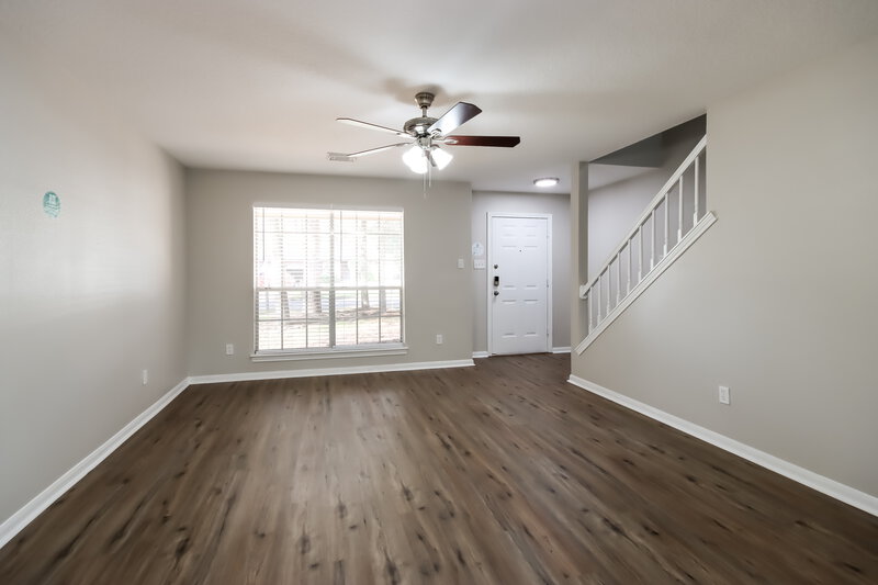1,695/Mo, 4010 Hunnington Dr Conroe, TX 77303 Living Room View