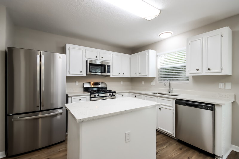 1,695/Mo, 4010 Hunnington Dr Conroe, TX 77303 Kitchen View 2