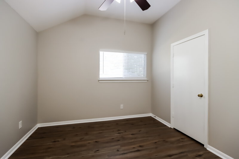 1,695/Mo, 4010 Hunnington Dr Conroe, TX 77303 Main Bedroom View 2