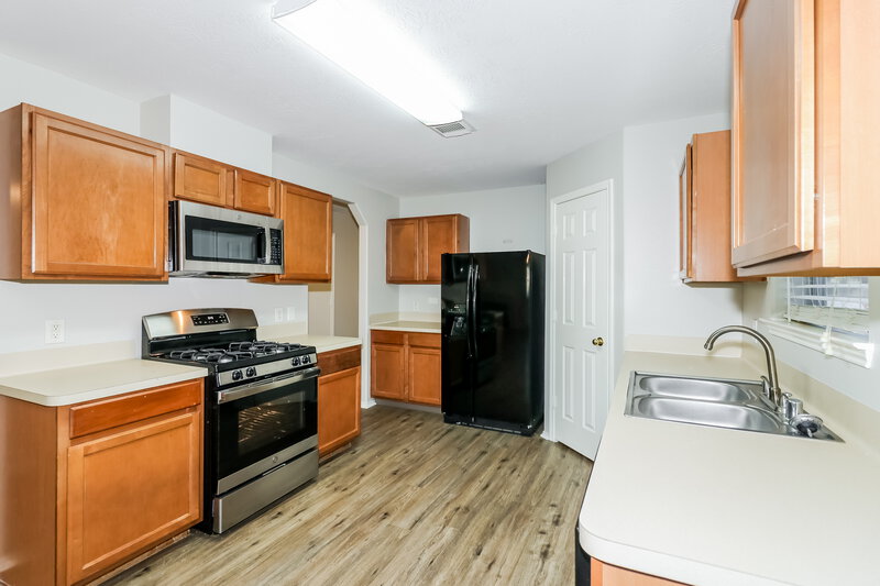 1,930/Mo, 619 Hawthorne Pasture Rd Rosenberg, TX 77471 Kitchen View 2