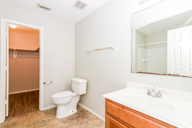 1,930/Mo, 619 Hawthorne Pasture Rd Rosenberg, TX 77471 Main Bathroom View