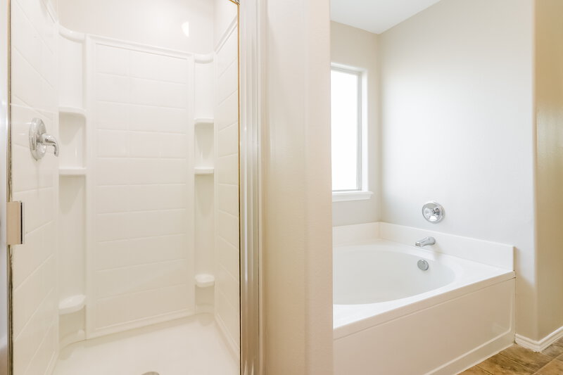 1,930/Mo, 619 Hawthorne Pasture Rd Rosenberg, TX 77471 Bathroom View 2