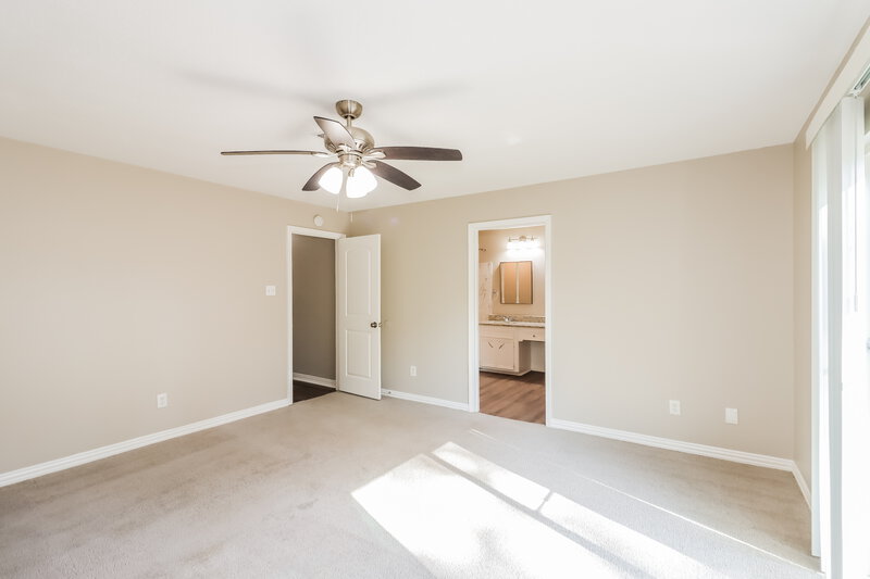 1,830/Mo, 707 Nautilus St Crosby, TX 77532 Main Bedroom View 2