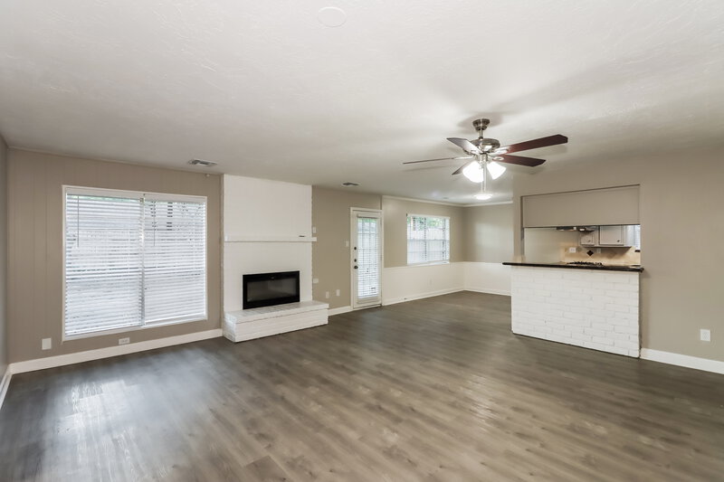 2,605/Mo, 22307 Walnut Valley Dr Spring, TX 77389 Family Room View