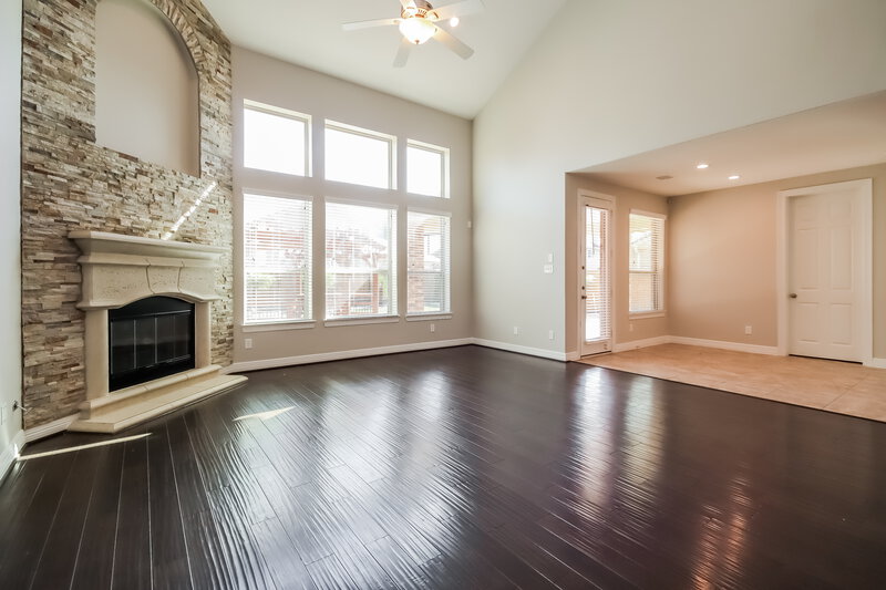 3,510/Mo, 15811 Graham Spring Ln Houston, TX 77044 Living Room View 2