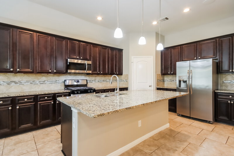 2,650/Mo, 14041 Wolftrap Ln Conroe, TX 77384 Kitchen View