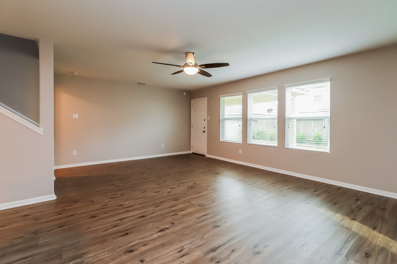 2,365/Mo, 9952 Swallow Dr Conroe, TX 77385 Living Room View
