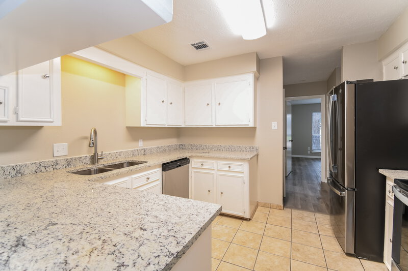 1,885/Mo, 3814 Oaktrace Dr Humble, TX 77396 Kitchen View