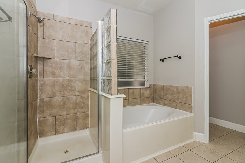2,135/Mo, 14411 Pelican Marsh Dr Cypress, TX 77429 Main Bathroom View 2