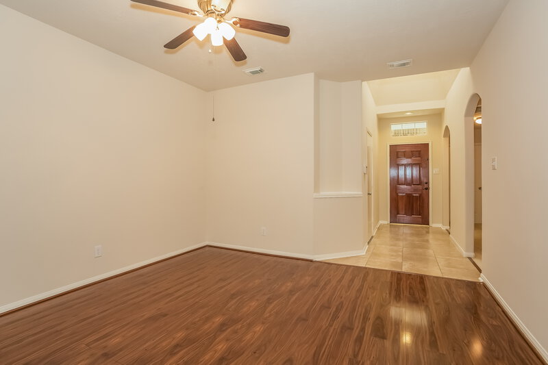 2,555/Mo, 3214 Mystic Port Ln League City, TX 77573 livingroom View 3