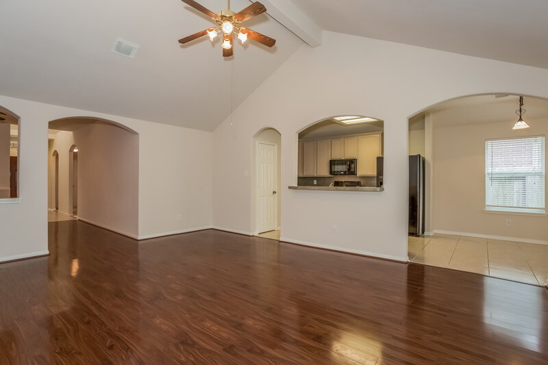 2,555/Mo, 3214 Mystic Port Ln League City, TX 77573 livingroom View 5