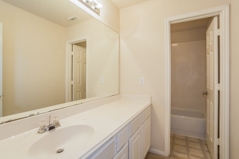 2,555/Mo, 3214 Mystic Port Ln League City, TX 77573 bathroom View