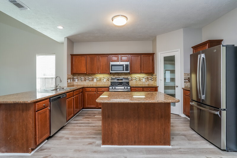 2,715/Mo, 6206 Lovage Ave Crosby, TX 77532 Kitchen View