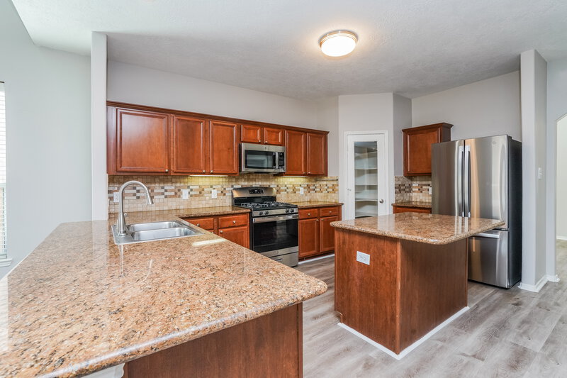 2,715/Mo, 6206 Lovage Ave Crosby, TX 77532 Kitchen View 2
