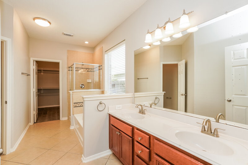 2,715/Mo, 6206 Lovage Ave Crosby, TX 77532 Main Bathroom View