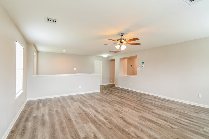 3,035/Mo, 4207 Summer Ln Pearland, TX 77584 Loft View