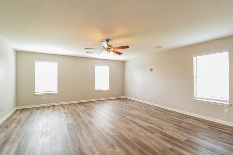 3,035/Mo, 4207 Summer Ln Pearland, TX 77584 Loft View 2