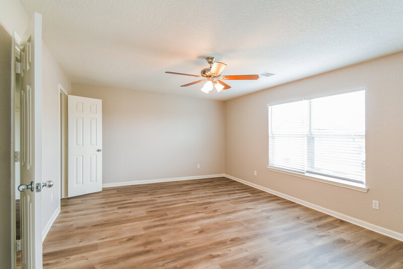 3,035/Mo, 4207 Summer Ln Pearland, TX 77584 Main Bedroom View