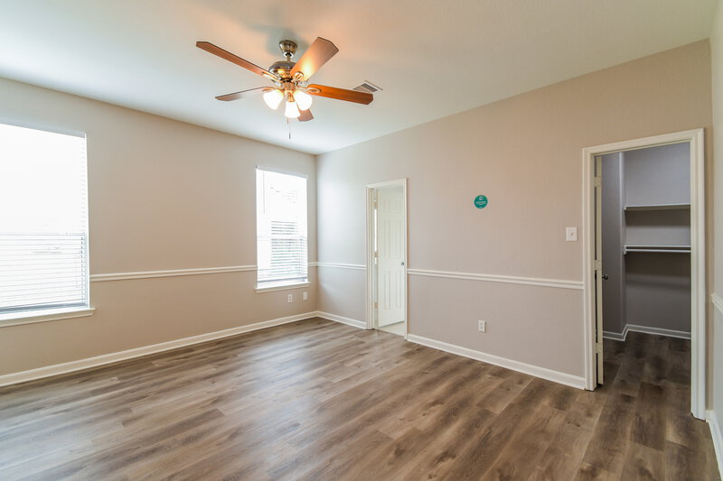 3,035/Mo, 4207 Summer Ln Pearland, TX 77584 Main Bedroom View 2