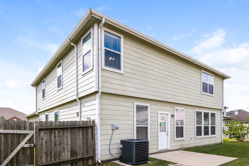 3,035/Mo, 4207 Summer Ln Pearland, TX 77584 Rear View