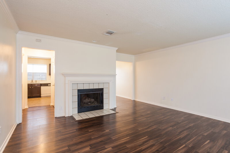 2,385/Mo, 4015 Elmwood Dr Pearland, TX 77584 Living Room View