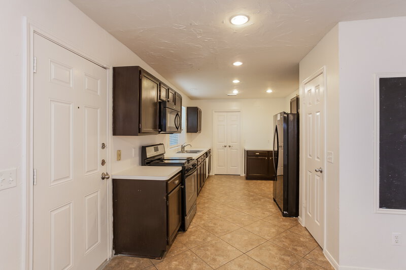 2,385/Mo, 4015 Elmwood Dr Pearland, TX 77584 Kitchen View