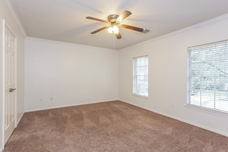 2,385/Mo, 4015 Elmwood Dr Pearland, TX 77584 Master Bedroom View 2
