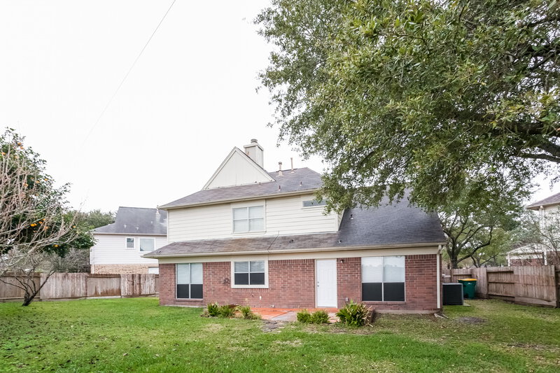 2,385/Mo, 4015 Elmwood Dr Pearland, TX 77584 Rear View