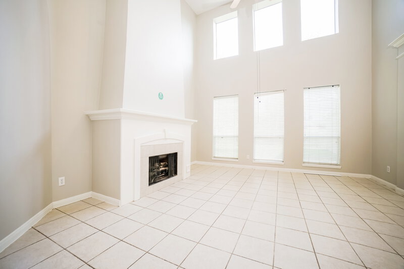 2,525/Mo, 11727 Newlands Ct Tomball, TX 77377 Living Room View