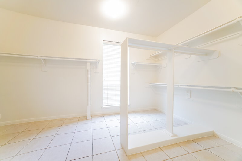 2,525/Mo, 11727 Newlands Ct Tomball, TX 77377 Laundry Room View