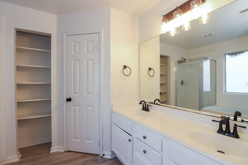 2,225/Mo, 5014 Amorgas Isle Dr Spring, TX 77388 Main Bathroom View