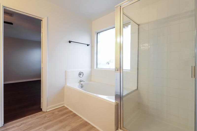 2,225/Mo, 5014 Amorgas Isle Dr Spring, TX 77388 Main Bathroom View 2