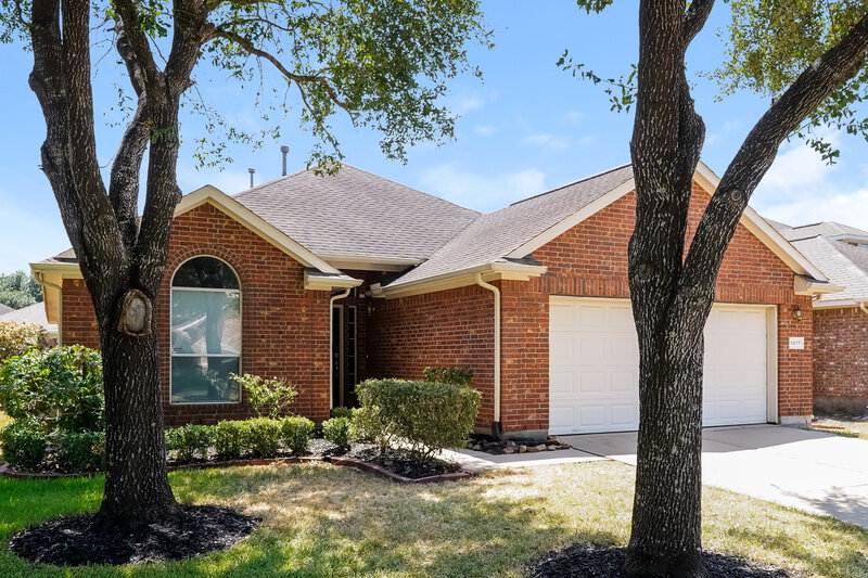 2,100/Mo, 26019 Chapman Falls Dr Richmond, TX 77406 Front View