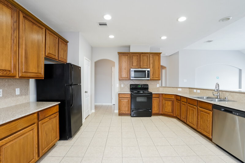 2,100/Mo, 26019 Chapman Falls Dr Richmond, TX 77406 Kitchen View 2