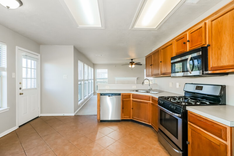 1,975/Mo, 17806 Oakland Mills Dr Richmond, TX 77407 Kitchen View 2