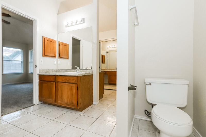 2,145/Mo, 1331 Three Forks Dr Katy, TX 77450 Main Bathroom View 2