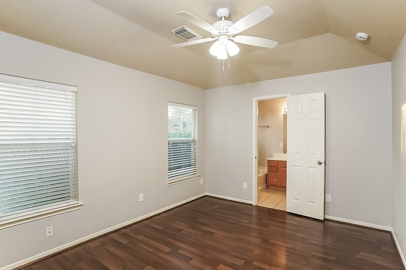 1,550/Mo, 11303 Northam Dr Tomball, TX 77375 Main Bedroom View