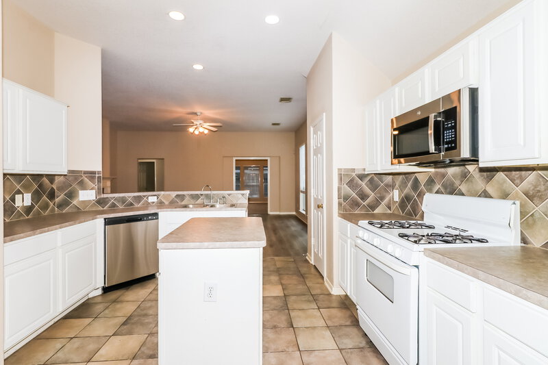 2,390/Mo, 14511 Heron Marsh Dr Cypress, TX 77429 Kitchen View 2