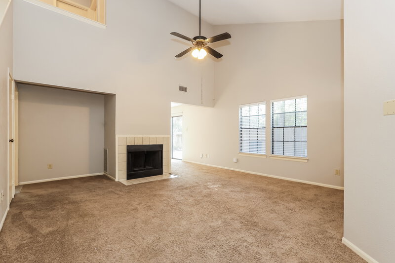 1,740/Mo, 38 Camberwell Ct Spring, TX 77380 Living Room View