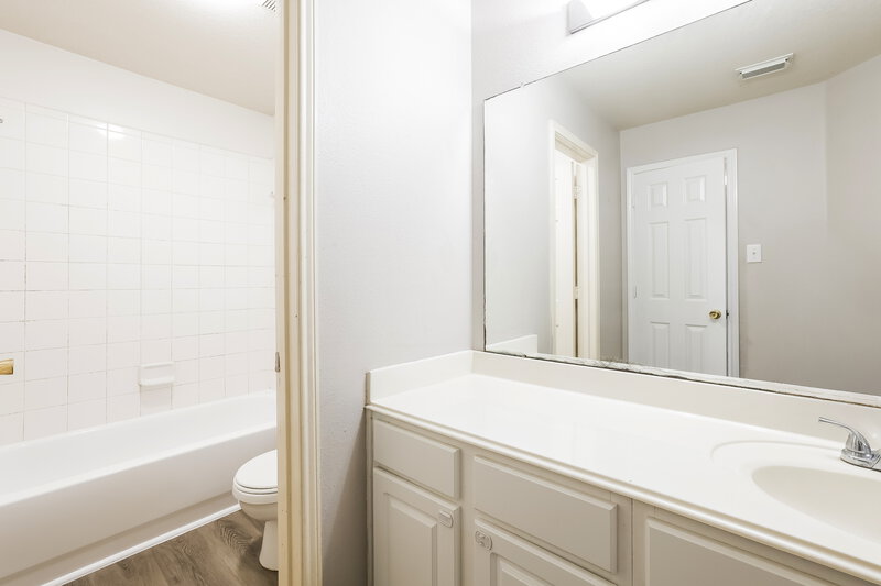 2,650/Mo, 12315 English Brook Cir Humble, TX 77346 Bathroom View