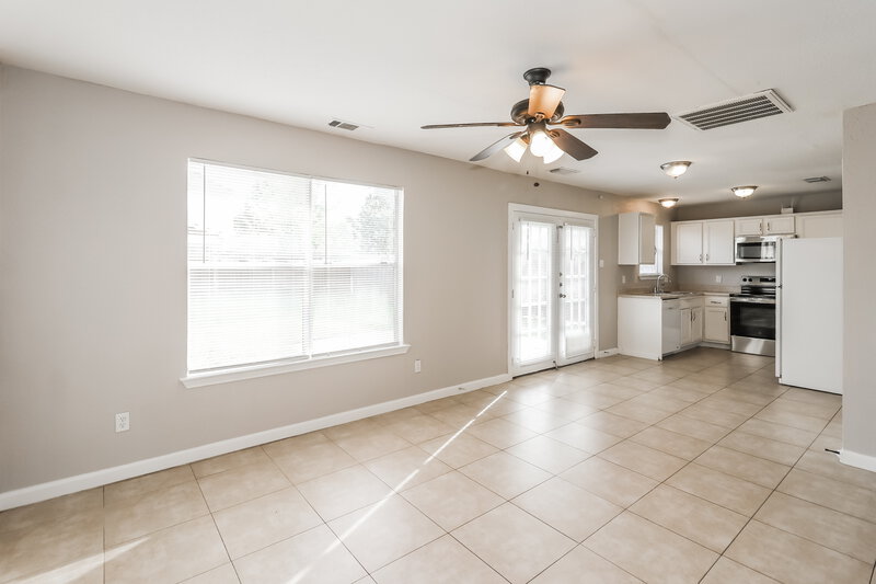 1,790/Mo, 7423 Village Lake Dr Cypress, TX 77433 Living Room View