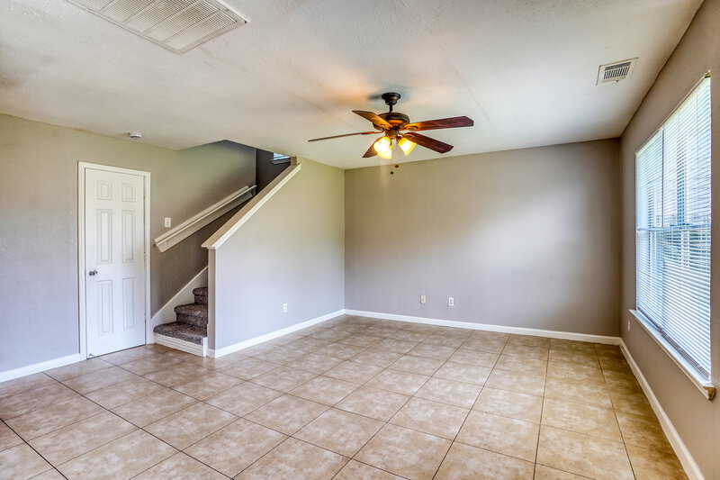 1,715/Mo, 7423 Village Lake Dr Cypress, TX 77433 Living Room View