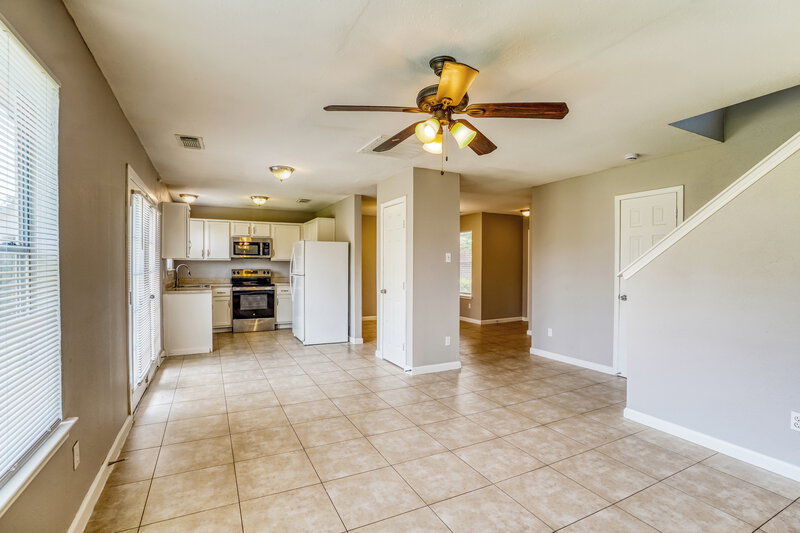 1,715/Mo, 7423 Village Lake Dr Cypress, TX 77433 Living Room View 2