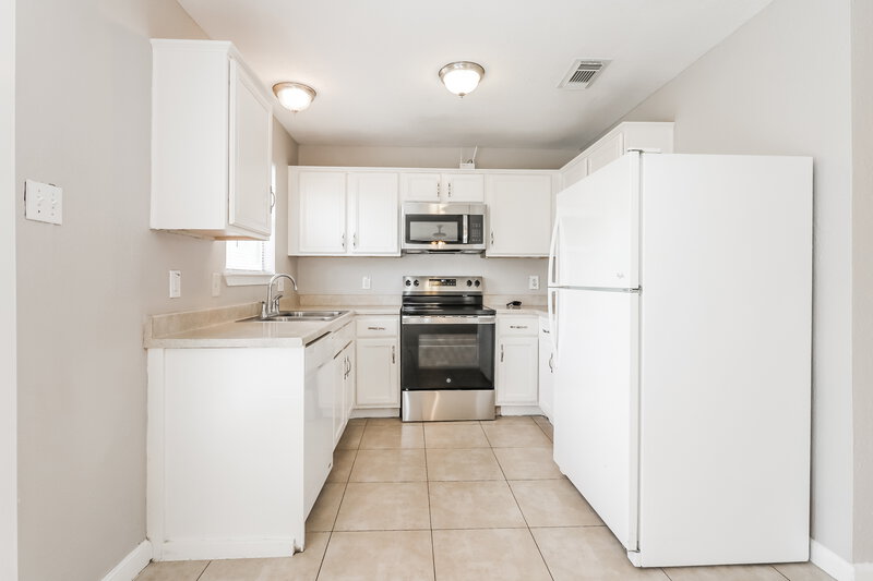 1,790/Mo, 7423 Village Lake Dr Cypress, TX 77433 Kitchen View