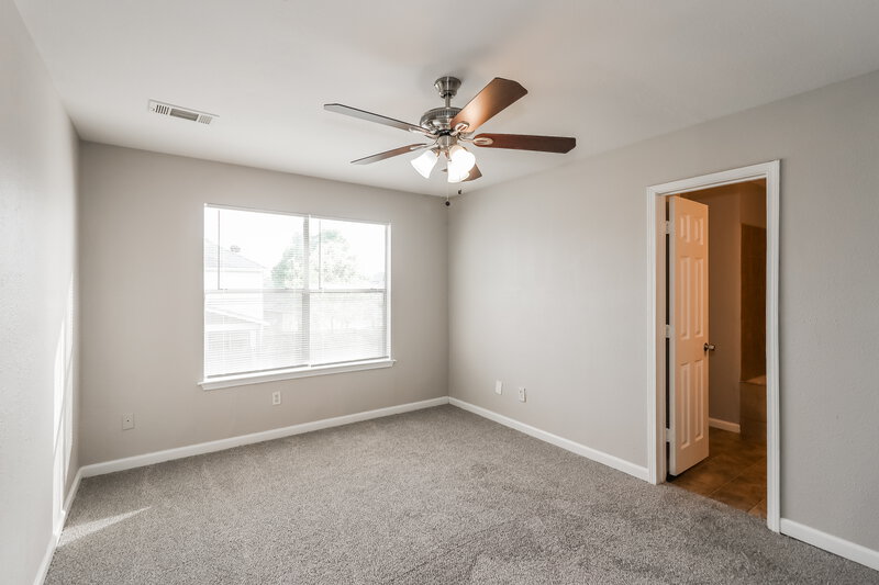 1,790/Mo, 7423 Village Lake Dr Cypress, TX 77433 Main Bedroom View