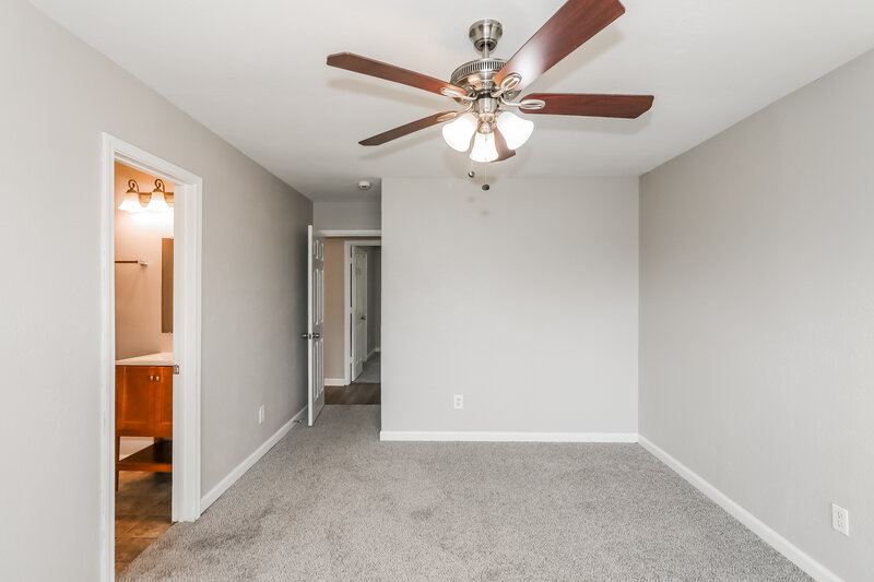 1,790/Mo, 7423 Village Lake Dr Cypress, TX 77433 Main Bedroom View 2